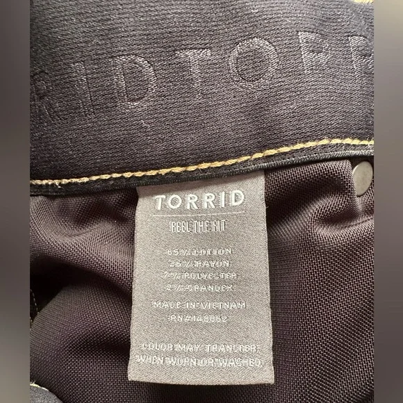 Torrid bombshell skinny jeans! - Picture 10 of 13